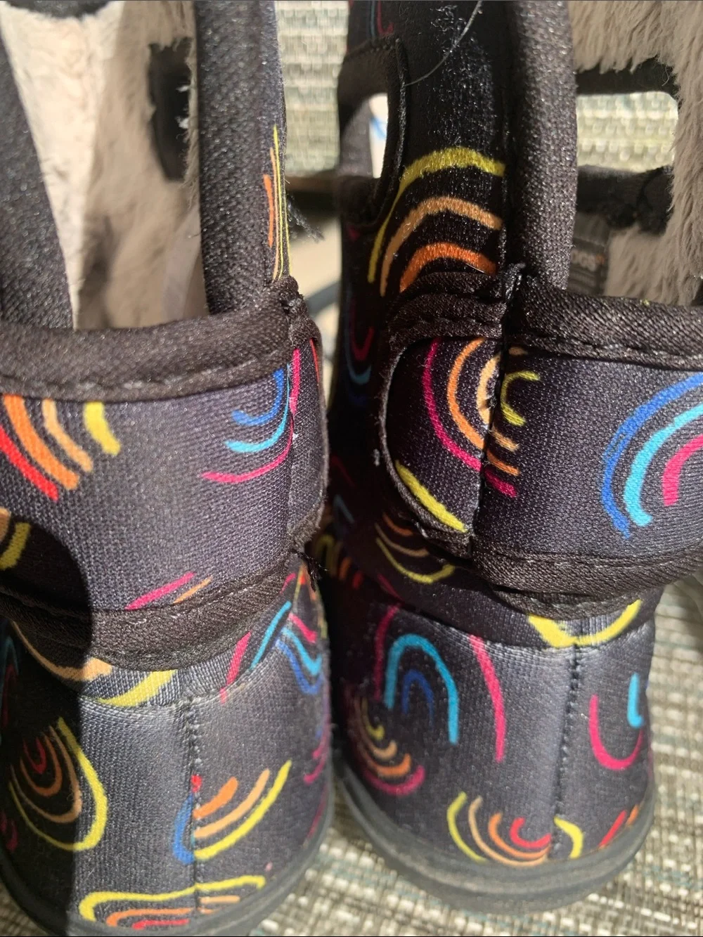 Bogs Toddler Black Neoprene Slip-On Boots with Rainbow Arc Print 7